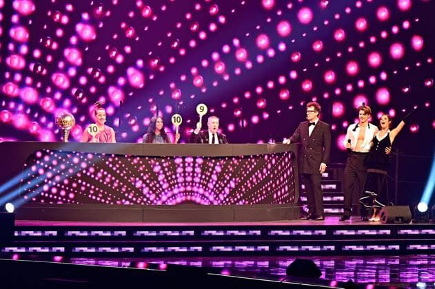 Let‘s Dance Live. Jorge Gonzalez , Motsi Mabuse , Joachim Llambi , Daniel Hartwich , Taliso Engel und Patricija Ionel während der Live-Show Let‘s Dance am 17.11.2025 in der Festhalle Frankfurt. 20251117MWI095854