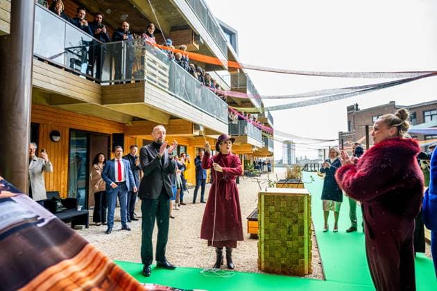 ROTTERDAM Queen Maxima at the opening of the SAWA residential building, which is constructed from wood. The queen is given a tour of the circular building and speaks with residents and developers. ANP FRANK DE ROO netherlands out - belgium out  Copyright: xx x542415203x originalFilename: 542415203