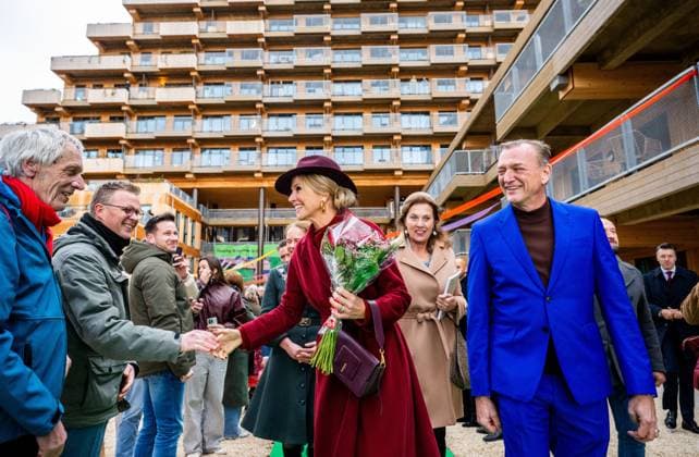 ROTTERDAM Queen Maxima after the tour of the SAWA residential building, which is constructed of wood. The queen officially opens the circular building and speaks with residents and developers. ANP FRANK DE ROO netherlands out - belgium out  Copyright: xx x542415289x originalFilename: 542415289.jpg