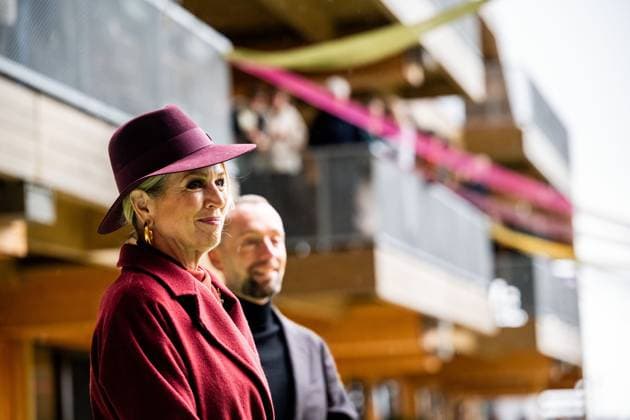 ROTTERDAM Queen Maxima at the opening of the SAWA residential building, which is constructed from wood. The queen is given a tour of the circular building and speaks with residents and developers. ANP FRANK DE ROO netherlands out - belgium out  Copyright: xx x542416282x originalFilename: 542416282
