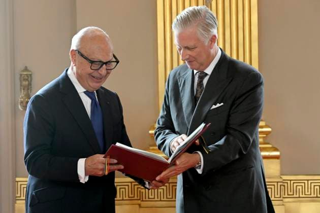 King And Queen Grant New Honorary Titles BRUSSELS, BELGIUM - NOVEMBER 18 : De Heer Axel VERVOORDT receives the tiltle of Baron. King Philippe receives the persons who have been granted a noble title or an honorary distinction for their achievements in their respective fields. This ceremony takes place at the Royal Palace in Brussels..on November 18, 2025 in Brussels, Belgium, 18 11 2025 Brussels Belgium  Copyright: xBertxVanxDenxBrouckex