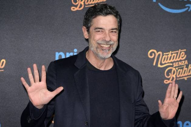 Mc Rome 18 11 2025 red carpet movie ˜Christmas without Santa Claus™ photo Mario Cartelli Image in photo Alessandro Gassmann