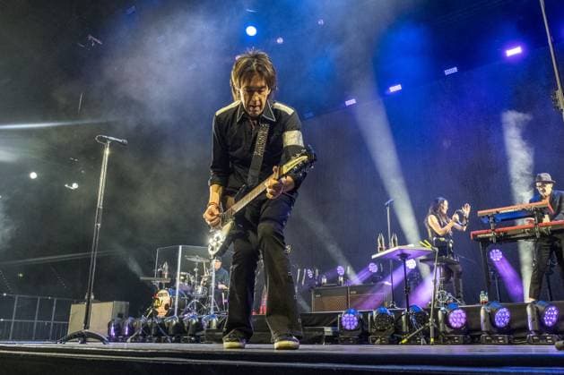 Roxette feiern in der Quarterback Immobilien Arena in Leipzig ihr erstes Deutschland-Konzert seit fast neun Jahren. Per Gessle und Sängerin Lena Philipsson präsentieren gemeinsam die größten Hits der Bandgeschichte, darunter Joyride, The Look und It Must Have Been Love, und begeistern rund 4.000 Fans mit einer energiegeladenen Show und sichtbarer Spielfreude. Weitere mitglieder: Clarence Öfwerman, Jonas Isacsson, Christoffer Lundquist, Magnus Börjeson, Magnus Norpan Eriksson, Dea Norberg Roxette Leipzig