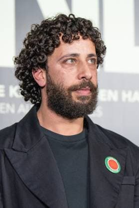 Premiere for the film La Voz de Hind , in Madrid, Spain - 18 Nov 2025 Motaz Malhees poses during the premiere for the film La Voz de Hind , at the Palacio de la Prensa, in Madrid. Madrid Spain Copyright: xAtilanoxGarciax xSOPAxImagesx photo00939