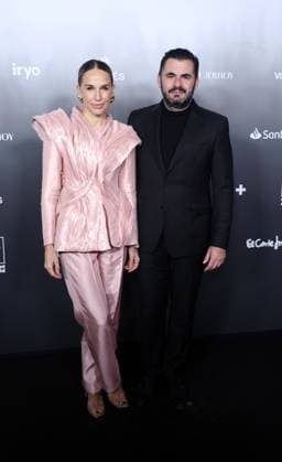 Mujerhoy 2025 Awards Carola Baleztena and Emiliano Suárez during the Mujerhoy 2025 Awards ceremony, on November 18, 2025, in Madrid Spain These awards, given annually by Vocentos lifestyle magazine, recognize outstanding figures in fashion, culture and sports for their exceptional contribution throughout the year GENTE AWARDS Raú Madrid Madrid Madrid Spain  Copyright: xRaulxTerrelx 7110091