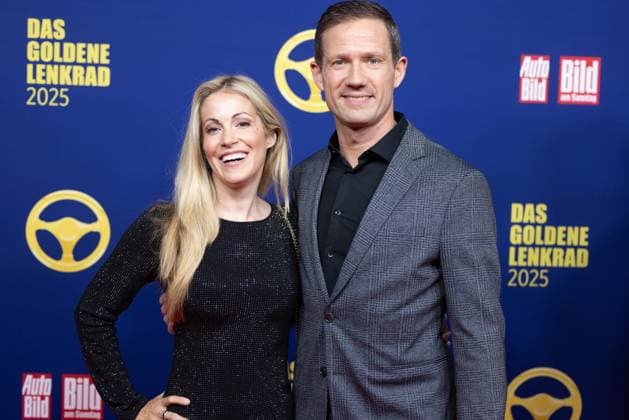 Das Goldene Lenkrad 2025 Sebastian Ogier Ralleyrennfahrer und Andrea Kaiser Moderatorin Verleihung Auto BILD Das Goldene Lenkrad 2025 im Axel Springer Gebäude in Berlin Copyright: xEventpressxFuhrx