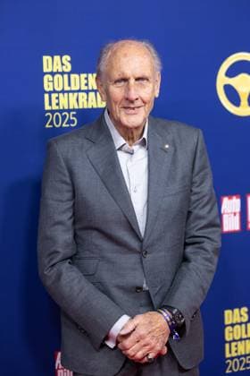 Das Goldene Lenkrad 2025 Hans-Joachim Stuck, Rennfahr-Legende Verleihung Auto BILD Das Goldene Lenkrad 2025 im Axel Springer Gebäude in Berlin Copyright: xEventpressxFuhrx