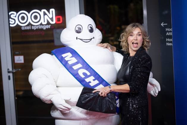 Das Goldene Lenkrad 2025 Tina Ruland Michelin Männchen Verleihung Auto BILD Das Goldene Lenkrad 2025 im Axel Springer Gebäude in Berlin Copyright: xEventpressxFuhrx