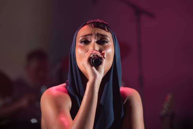 London, United Kingdom. 18th October 2025. Joy Crookes performs live at O2 Academy Brixton. Cristina Massei Alamy Live News  Copyright: xCRISTINAxMASSEIx xipa-agency.netx xx IPA_Agency_IPA68109111