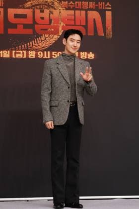 S. Korean actor Lee Jae-hoon S. Korean actor Lee Jae-hoon South Korean actor Lee Jae-hoon, who stars in the new drama Taxi Driver 3, poses for a photo during a publicity event in Seoul on Nov. 18, 2025. The first episode of the drama will be aired by the SBS TV network on Nov. 21. (Yonhap) 2025-11-19 12:08:35 < 1980-2025 YONHAPNEWS AGENCY. .> ¼­¿ïÆ¯º°½Ã EDITORIAL USE ONLY  Copyright: xx PYH2025111906280034400 YonhapxNewsx yonphotos247152