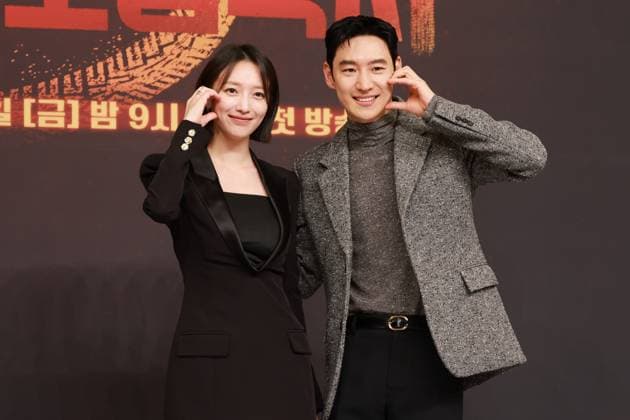 S. Korean actor Lee Jae-hoon and actress Pyo Ye-jin S. Korean actor Lee Jae-hoon and actress Pyo Ye-jin South Korean actor Lee Jae-hoon and actress Pyo Ye-jin, who star in the new drama Taxi Driver 3, pose for a photo during a publicity event in Seoul on Nov. 18, 2025. The first episode of the drama will be aired by the SBS TV network on Nov. 21. (Yonhap) 2025-11-19 12:11:44 < 1980-2025 YONHAPNEWS AGENCY. .> ¼­¿ïÆ¯º°½Ã EDITORIAL USE ONLY  Copyright: xx PYH2025111907060034400 YonhapxNewsx yonphotos247173