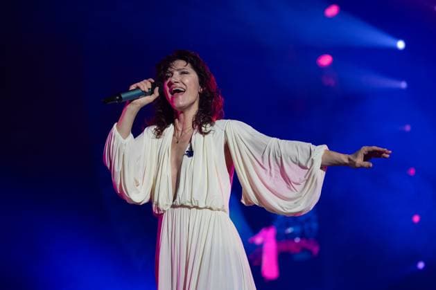 November 18, 2025, Eboli, Italy: Elisa Toffoli aka Elisa performs live at Palasele duirng the Palasport Live 2025 Tour. Eboli Italy - ZUMAs197 20251118_aaa_s197_369 Copyright: xAndreaxGulx