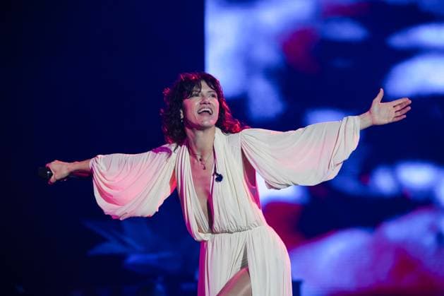 November 18, 2025, Eboli, Italy: Elisa Toffoli aka Elisa performs live at Palasele duirng the Palasport Live 2025 Tour. Eboli Italy - ZUMAs197 20251118_aaa_s197_355 Copyright: xAndreaxGulx
