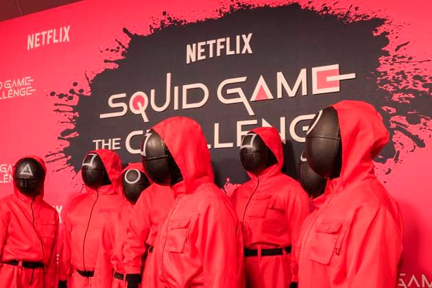 November 18, 2025, Hollywood, California, USA: The masked guards; Managers, Soldiers and Workers pose on the red carpet of the Netflix Squid Game: The Challenge Finale on Tuesday, November 18, 2025 at the Egyptian Theatre in Hollywood, California. JAVIER ROJAS PI Hollywood USA - ZUMAp124 20251118_zaa_p124_014 Copyright: xJavierxRojasx