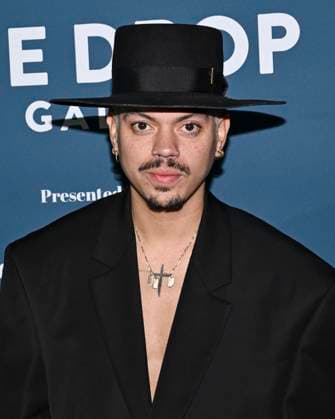 November 18, 2025, Los Angeles, California, USA: American actor and musician EVAN ROSS, 37, attends the 2025 One Drop Gala Los Angeles. Los Angeles USA - ZUMAb173 20251118_aap_b173_004 Copyright: xBillyxBennightx