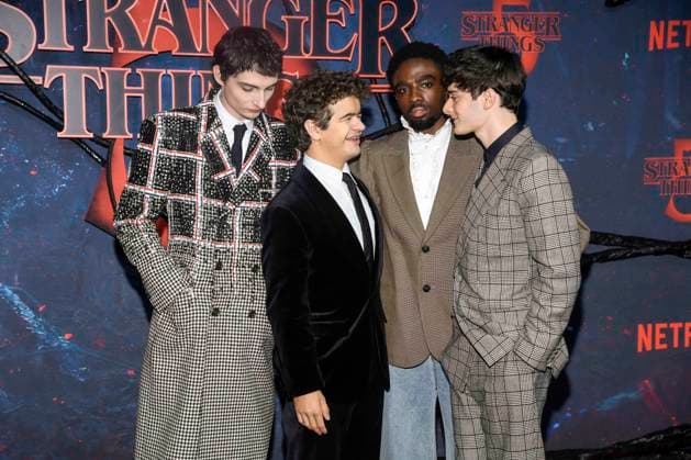abb Finn Wolfhard, Gaten Matarazzo, Caleb McLaughlin und Noah Schnapp zu Gast auf dem roten Teppich beim Grossen Fan-Event mit Screening der Netflix Serie STRANGER THINGS 5 im Tempelhof Airport am 18.11.2025 in Berlin Berlin Deutschland