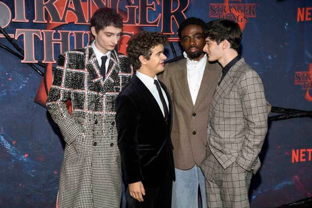 abb Finn Wolfhard, Gaten Matarazzo, Caleb McLaughlin und Noah Schnapp zu Gast auf dem roten Teppich beim Grossen Fan-Event mit Screening der Netflix Serie STRANGER THINGS 5 im Tempelhof Airport am 18.11.2025 in Berlin Berlin Deutschland