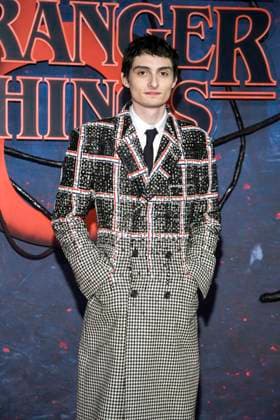 abb Finn Wolfhard zu Gast auf dem roten Teppich beim Grossen Fan-Event mit Screening der Netflix Serie STRANGER THINGS 5 im Tempelhof Airport am 18.11.2025 in Berlin Berlin Deutschland