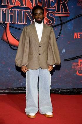 abb Caleb McLaughlin zu Gast auf dem roten Teppich beim Grossen Fan-Event mit Screening der Netflix Serie STRANGER THINGS 5 im Tempelhof Airport am 18.11.2025 in Berlin Berlin Deutschland