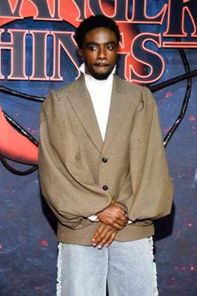 abb Caleb McLaughlin zu Gast auf dem roten Teppich beim Grossen Fan-Event mit Screening der Netflix Serie STRANGER THINGS 5 im Tempelhof Airport am 18.11.2025 in Berlin Berlin Deutschland