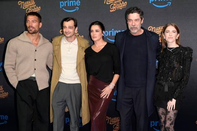 Simone Susinna, Stefano Cipani, Luisa Ranieri, Alessandro Gassmann und Valentina Romani bei der Premiere des Amazon Prime Video Films Natale senza Babbo im Cinema Adriano. Rom, 18.11.2025