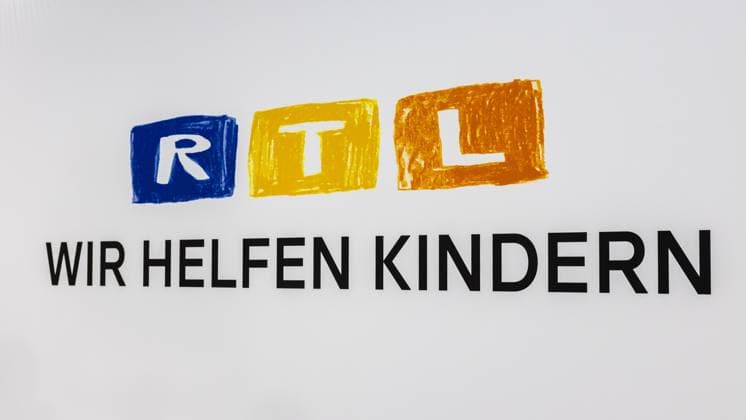 Pressetermin zum RTL Spendenmarathon in Köln, 19.11.2025. In der RTL-Zentrale in Köln-Deutz präsentieren Joey Kelly und Wolfram Kons die 24H GEBURTSTAGS-CHALLENGE zum 30. RTL-SPENDENMARATHON. Die 24-Stunden-Aktion mit 20 Firmenteams unterstützt die STIFTUNG RTL WIR HELFEN KINDERN E. V. und begleitet den Jubiläums-Spendenmarathon, der seit 1996 mehr als 306 Millionen Euro für Kinderhilfsprojekte gesammelt hat. Köln Deutz Nordrhein-Westfalen Deutschland Copyright: xBonn.digitalx