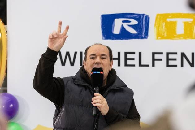 Pressetermin zum RTL Spendenmarathon in Köln, 19.11.2025. Ansprache von Wolfram KONS - In der RTL-Zentrale in Köln-Deutz präsentieren Joey Kelly und Wolfram Kons die 24H GEBURTSTAGS-CHALLENGE zum 30. RTL-SPENDENMARATHON. Die 24-Stunden-Aktion mit 20 Firmenteams unterstützt die STIFTUNG RTL WIR HELFEN KINDERN E. V. und begleitet den Jubiläums-Spendenmarathon, der seit 1996 mehr als 306 Millionen Euro für Kinderhilfsprojekte gesammelt hat. Köln Deutz Nordrhein-Westfalen Deutschland Copyright: xBonn.digitalx