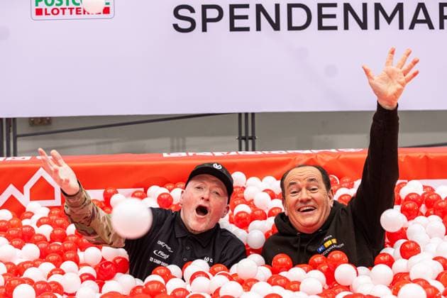 Pressetermin zum RTL Spendenmarathon in Köln, 19.11.2025. Joey KELLY und Wolfram KONS im Bällebad - In der RTL-Zentrale in Köln-Deutz präsentieren Joey Kelly und Wolfram Kons die 24H GEBURTSTAGS-CHALLENGE zum 30. RTL-SPENDENMARATHON. Die 24-Stunden-Aktion mit 20 Firmenteams unterstützt die STIFTUNG RTL WIR HELFEN KINDERN E. V. und begleitet den Jubiläums-Spendenmarathon, der seit 1996 mehr als 306 Millionen Euro für Kinderhilfsprojekte gesammelt hat. Köln Deutz Nordrhein-Westfalen Deutschland Copyright: xBonn.digitalx