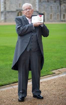 Investiture at Windsor Castle Image Licensed to i-Images Picture Agency. 19 11 2025. Windsor , United Kingdom. Dr. Peter Musgrove with his CBE after an Investiture at Windsor Castle, United Kingdom., Credit:Stephen Lock i-Images Avalon United Kingdom, Windsor  Copyright: xStephenxLockx xi-Imagesx xAvalonx 1053342857