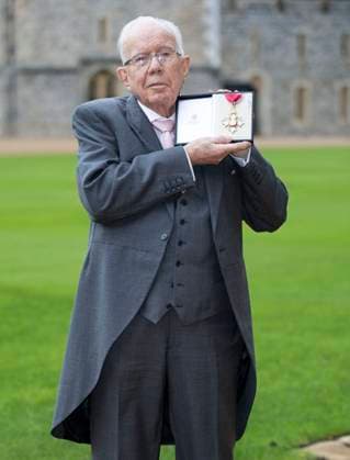 Investiture at Windsor Castle Image Licensed to i-Images Picture Agency. 19 11 2025. Windsor , United Kingdom. Dr. Peter Musgrove with his CBE after an Investiture at Windsor Castle, United Kingdom., Credit:Stephen Lock i-Images Avalon United Kingdom, Windsor  Copyright: xStephenxLockx xi-Imagesx xAvalonx 1053342863
