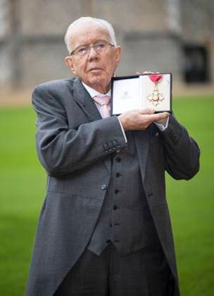 Investiture at Windsor Castle Image Licensed to i-Images Picture Agency. 19 11 2025. Windsor , United Kingdom. Dr. Peter Musgrove with his CBE after an Investiture at Windsor Castle, United Kingdom., Credit:Stephen Lock i-Images Avalon United Kingdom, Windsor  Copyright: xStephenxLockx xi-Imagesx xAvalonx 1053342867