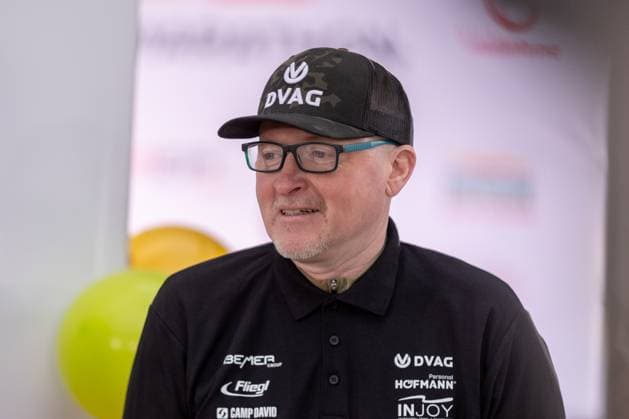 Pressetermin zum RTL Spendenmarathon in Köln, 19.11.2025. Joey KELLY - In der RTL-Zentrale in Köln-Deutz präsentieren Joey Kelly und Wolfram Kons die 24H GEBURTSTAGS-CHALLENGE zum 30. RTL-SPENDENMARATHON. Die 24-Stunden-Aktion mit 20 Firmenteams unterstützt die STIFTUNG RTL WIR HELFEN KINDERN E. V. und begleitet den Jubiläums-Spendenmarathon, der seit 1996 mehr als 306 Millionen Euro für Kinderhilfsprojekte gesammelt hat. Köln Deutz Nordrhein-Westfalen Deutschland Copyright: xBonn.digitalx