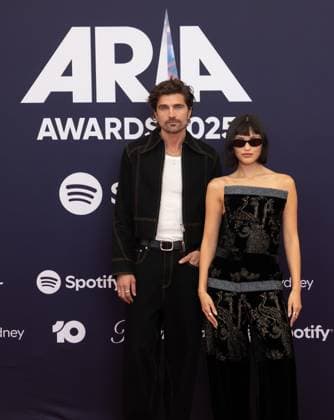 ARIA AWARDS 2025, Josh Kempen and Sarah Ellen pose for a photo during the 2025 ARIA Awards at Hordern Pavilion in Sydney, Wednesday, November 19, 2025. ( NO ARCHIVING SYDNEY NEW SOUTH WALES AUSTRALIA  Copyright: xSITTHIXAYxDITTHAVONGx 20251120111210617211