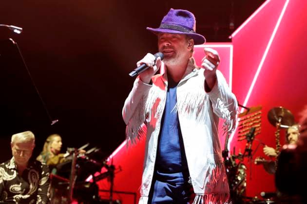 19.11.2025, Jamiroquai, Saenger Jay Kay, im Konzert in der Uber Arena in Berlin, Pop, Musik, britische Acid-Jazz-Funkband, Berlin Deutschland, Germany
