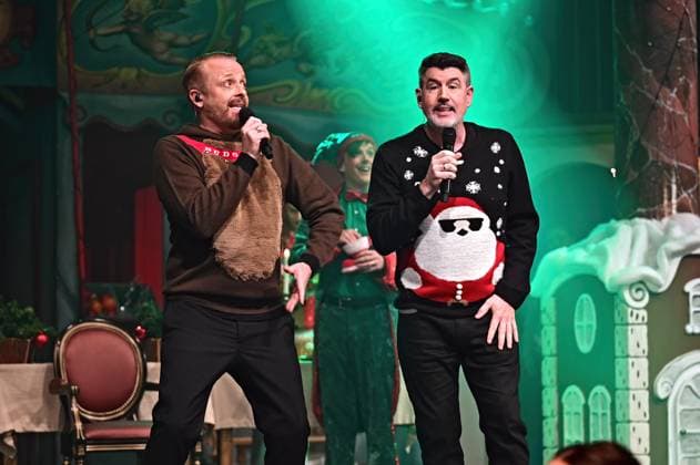 Crazy Christmas - Unsere liebsten Weihnachtslieder Paul Reeves und Ross Antony anläßlich der Liveshow Crazy Christmas - Unsere liebsten Weihnachtslieder am 19.11.2025 im Europapark Rust. 20251119MWI095143