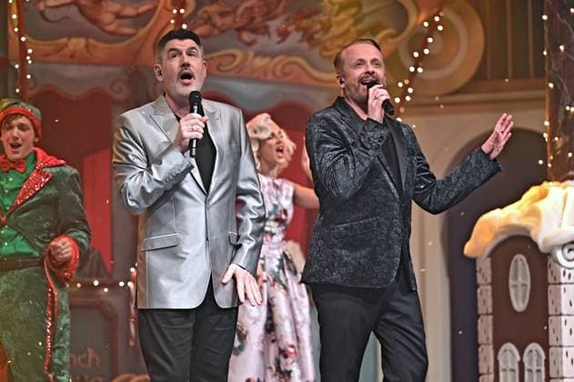 Crazy Christmas - Unsere liebsten Weihnachtslieder Paul Reeves und Ross Antony anläßlich der Liveshow Crazy Christmas - Unsere liebsten Weihnachtslieder am 19.11.2025 im Europapark Rust. 20251119MWI095354