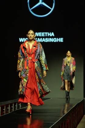 (251120) -- COLOMBO, Nov. 20, 2025 -- Models present creations during the Mercedes-Benz Fashion Week in Colombo, Sri Lanka, Nov. 19, 2025. (Photo by Xinhua) SRI LANKA-COLOMBO-FASHION SHOW GayanxSameera 
