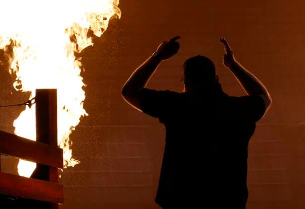 Luke Combs performs at the 59th CMA Awards at the Bridgestone Arena in Nashville, Tennessee, on Wednesday, November 19, 2025.  NAS202511192011 JOHNxANGELILLO