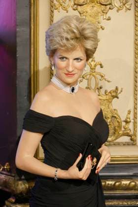 Princess Diana, Lady Di, Diana Spencer enters the Musée Grévin for the first time in her mythical revenge dress in Paris on Thursday, November 20, 2025 The decision not to sculpt a statue in the likeness of Lady Diana was initially an ethical choice, that of not recuperating either immediately after the tragedy, nor in the years that followed But why now? The decision to finally sculpt a wax statue of Lady Di was taken after a trip to London by Grévin Museum Managing Director Yves Delhommeau. During his visit to Madame Tussauds, he found that the statue of Diana placed alone under a tree was not highlighted enough and imagined that the Grévin Museum could do better This decision also comes at a time when writer Christine Orban, who  Copyright: xChristophexAubertxviaxBestimagexChristophexAubertxviaxBestimagex