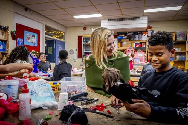 Amsterdam, The Netherlands, 2025-11-20 14:45:07 AMSTERDAM, 20-11-2025, Mobiel Primary School. Queen Maxima, honorary chair of More Music in the Classroom, visited Mobiel Primary School in Amsterdam. Mobiel Primary School is one of twelve primary schools participating in the largest school band in the Netherlands. The school band performs during the annual Christmas Music Gala, which raises awareness of the importance of music and creative education. PHOTO: NLBeeld POOL Patrick van Katwijk Credit: NL Beeld Patrick van Emst  Copyright: xx x