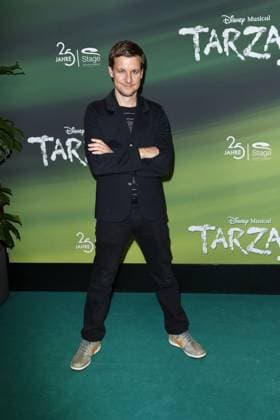 Tobi Schlegl bei der Tarzan Musical Premiere am 20.11.2025 im Stage Theater Neue Flora in Hamburg Tarzan Musical Premiere in Hamburg