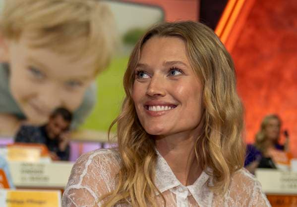 Model Toni Garrn beim 30. RTL-Spendenmarathon 2025 im Studio 8 der EMG Studios in Hürth, 20.11.2025 30th RTL Charity Marathon 2025 in Studio 8 of the EMG Studios in Hürth Copyright: MarcoxBader