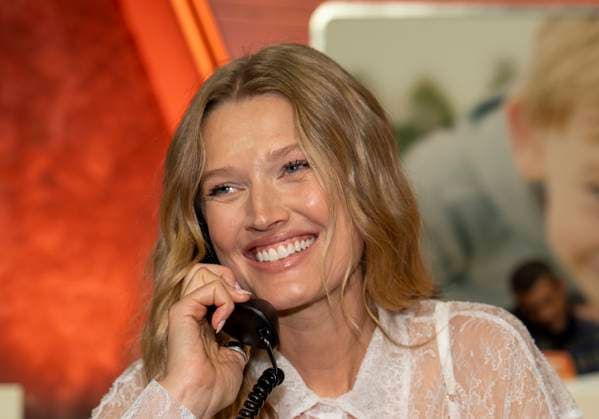 Model Toni Garrn beim 30. RTL-Spendenmarathon 2025 im Studio 8 der EMG Studios in Hürth, 20.11.2025 30th RTL Charity Marathon 2025 in Studio 8 of the EMG Studios in Hürth Copyright: MarcoxBader