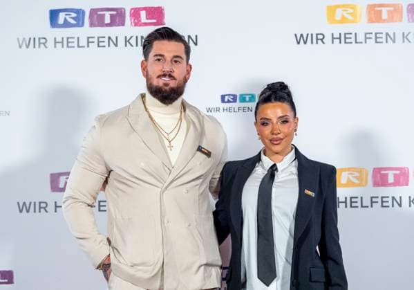 Reality-TV-Teilnehmer Mike Heiter und Leyla Heiter beim 30. RTL-Spendenmarathon 2025 im Studio 8 der EMG Studios in Hürth, 20.11.2025 30th RTL Charity Marathon 2025 in Studio 8 of the EMG Studios in Hürth Copyright: MarcoxBader