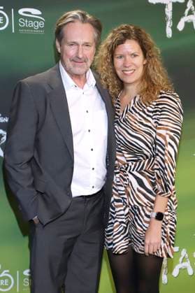 Helmut Zierl mit Ehefrau Sabrina Böcker bei der Premiere des Disney Musicals Tarzan im Stage Theater Neue Flora. Hamburg, 20.11.2025