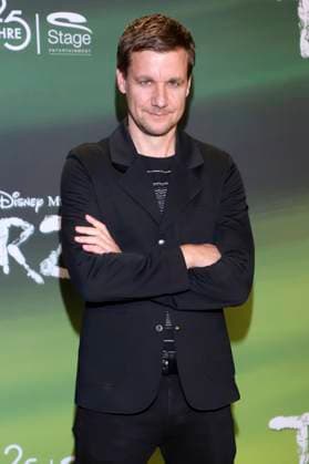 Tobias Schlegl bei der Premiere des Disney Musicals Tarzan im Stage Theater Neue Flora. Hamburg, 20.11.2025