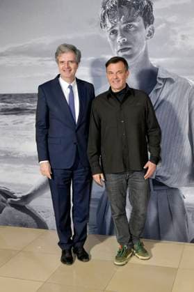 Francois Delattre und Francois Ozon bei der FFW Eröffnung mit der Premiere des Kinofilms L Ã tranger Der Fremde bei der 24. Französischen Filmwoche im Delphi Filmpalast. Berlin, 20.11.2025