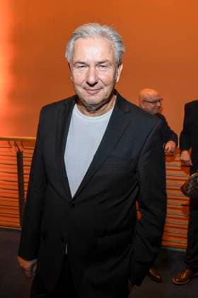 abb- Klaus Wowereit zu Gast bei der WELTPREMIERE von ALIZE vom Cirque du Soleil im Theater am Potsdamer Platz am 20.11.2025 in Berlin Berlin Deutschland