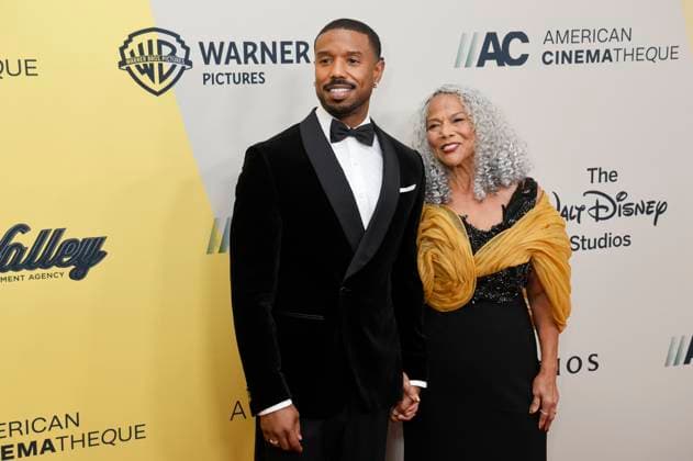Michael B. Jordan mit Mutter Donna Jordan bei der 39. Verleihung der American Cinematheque Awards 2025 im Hotel Beverly Hilton. Beverly Hills, 20.11.2025