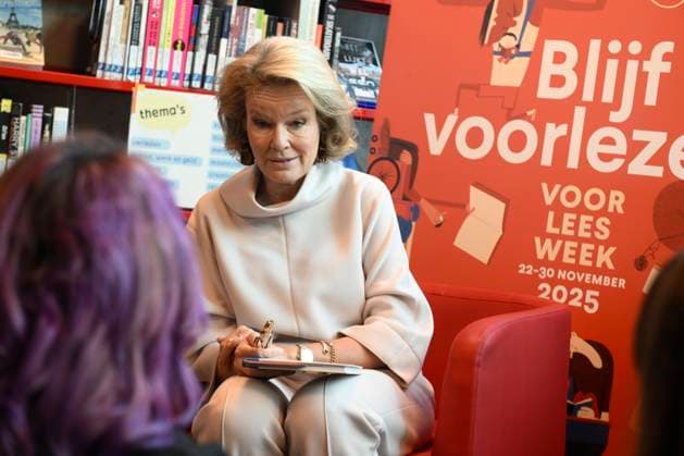 Queen Mathilde Visits The Kubus Youth Library ANTWERPEN, BELGIUM - NOVEMBER 21: Queen Mathilde of Belgium pictured visiting the Kubus Youth Library during the Reading Aloud Week on November 21, 2025 in Antwerpen, Belgium, 21 11 2025 Antwerpen Belgium  Copyright: xPhilipxReynaersx